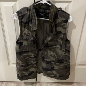 Love Tree Camo Vest